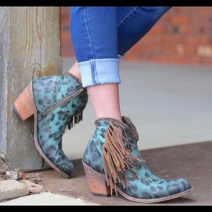 Liberty Black Chita Turquesa country western/cowboy ankle boots 7.5